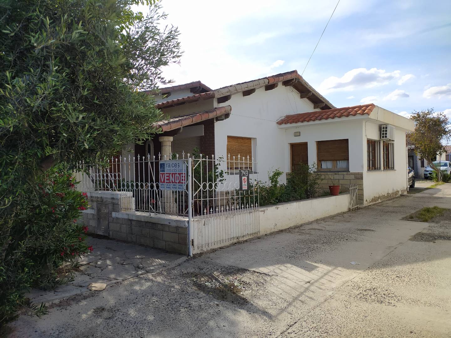 CASA + DEPTO + GALPÓN